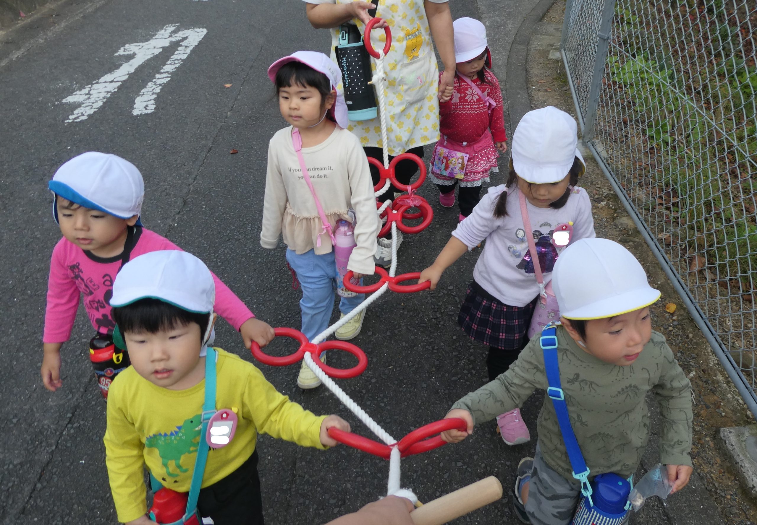 記事：公園までおさんぽ♥　～年少々組～のサムネイル