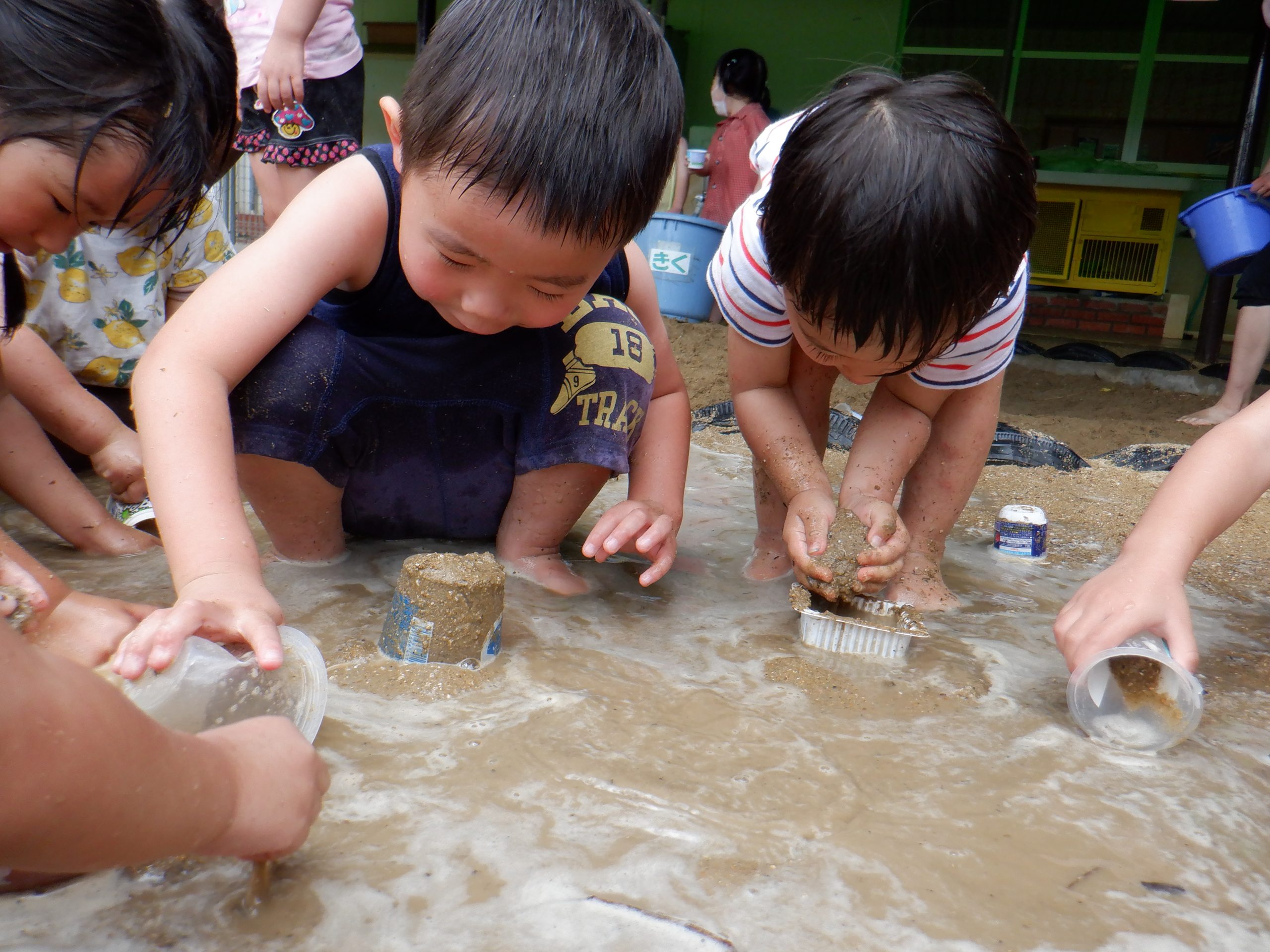 記事：泥遊び♪のサムネイル